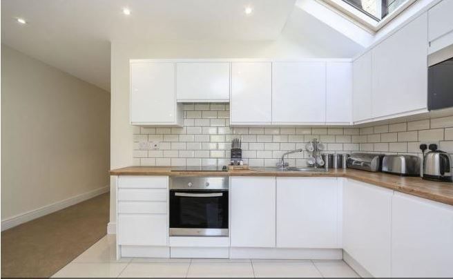 Property photo 3 of 10 3