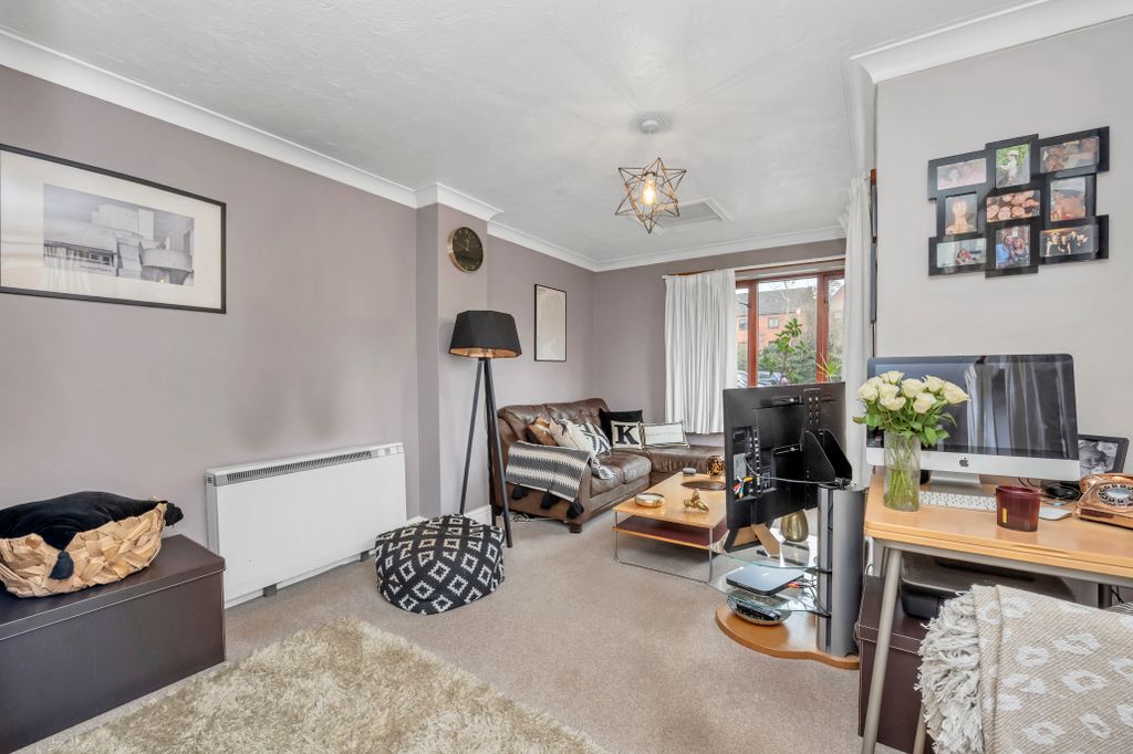 Property photo 2 of 8