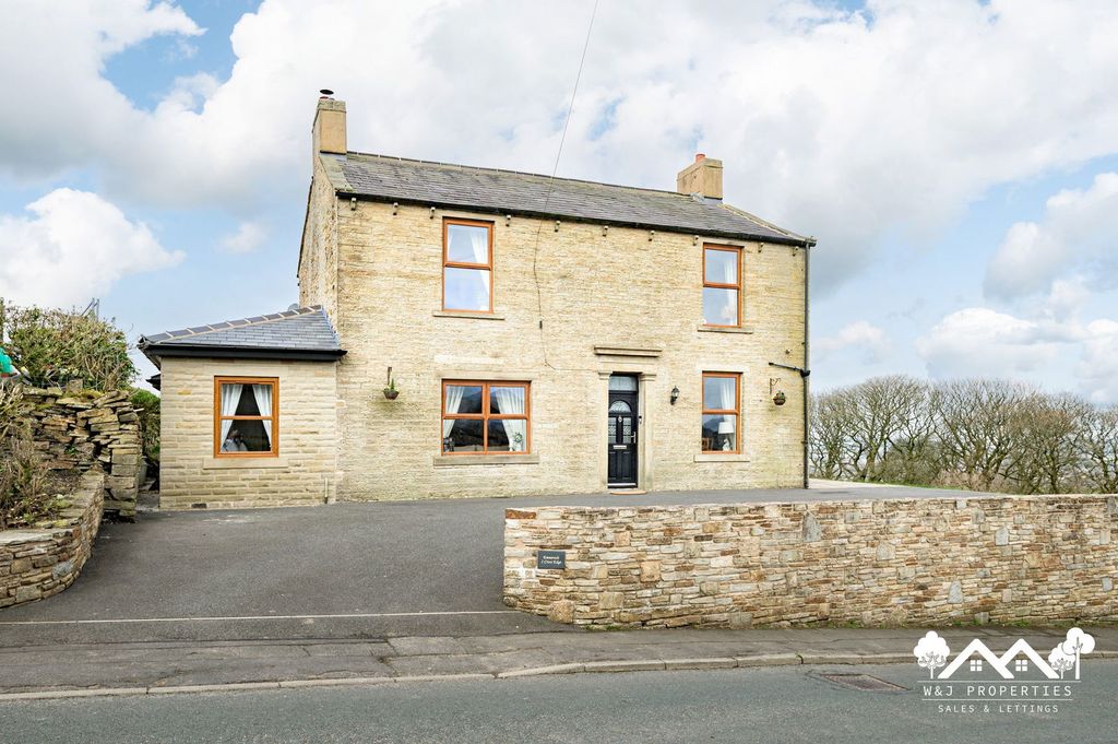 Property photo 2 of 47