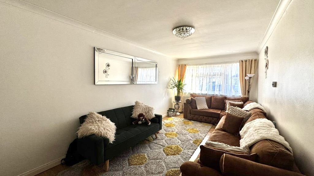 Property photo 2 of 23