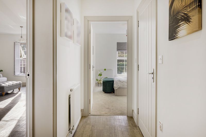 Property photo 3 of 14 Hallway