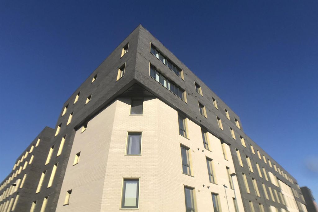 Property photo 1 of 5