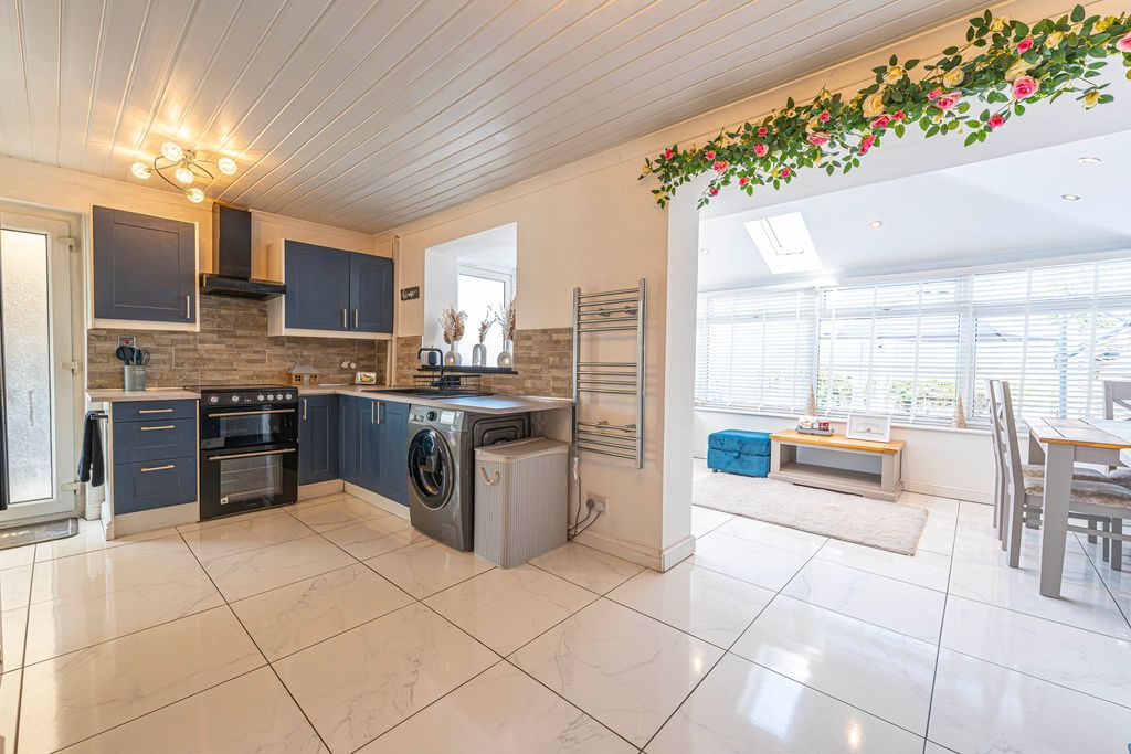 Property photo 2 of 49