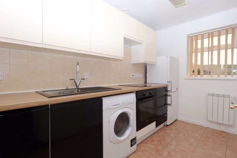 Property photo 2 of 12 Kitchen