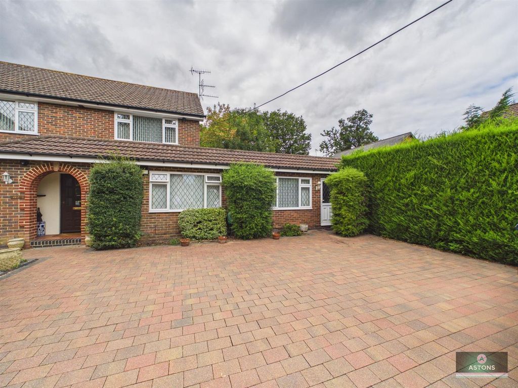 Property photo 1 of 7 Cam02067G0-Pr0400-Still007.Jpg