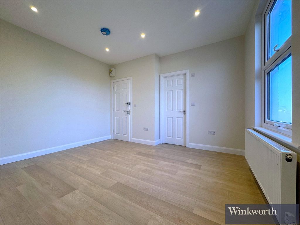 Property photo 3 of 8 Picture No. 02