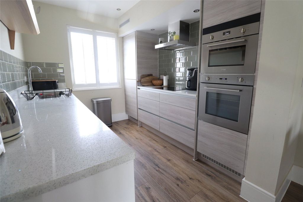 Property photo 3 of 14 Kitchen