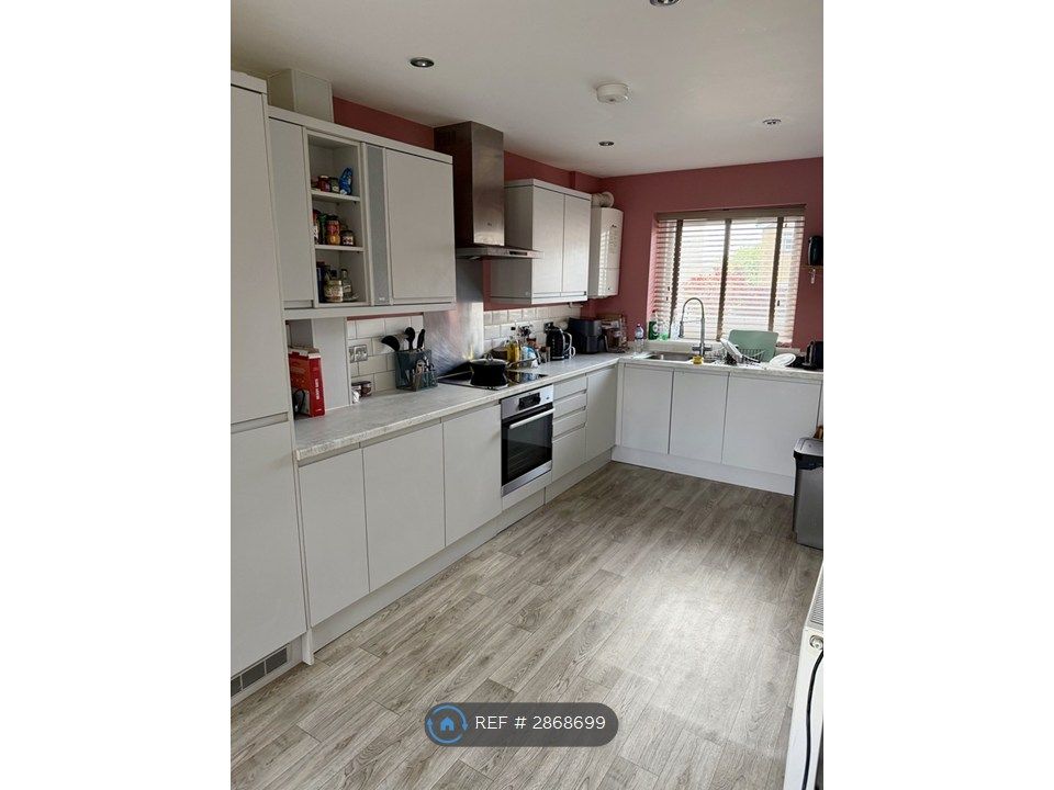 Property photo 1 of 11 Kitchen