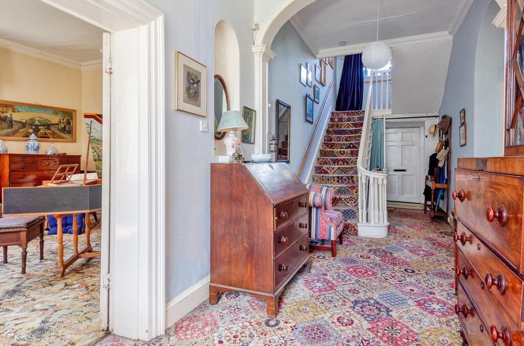 Property photo 3 of 32 1298769-12-686392Ff31599.Jpg