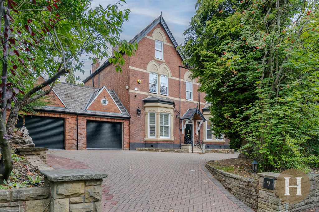 Property photo 1 of 67 Hadleigh Estate Agents-88.Jpg