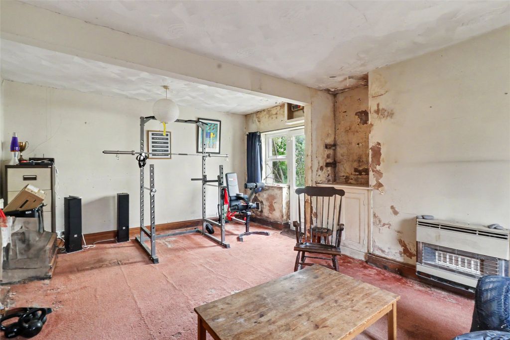 Property photo 3 of 12 3 - Picture No. 02