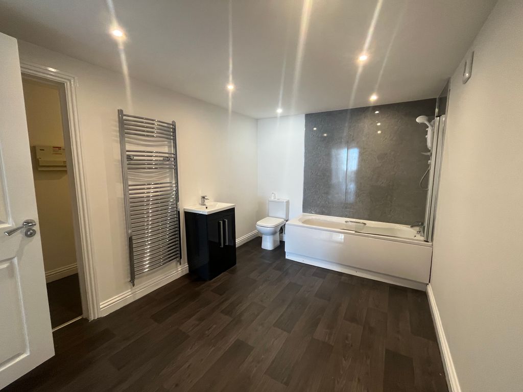 Property photo 3 of 5 Bathroom