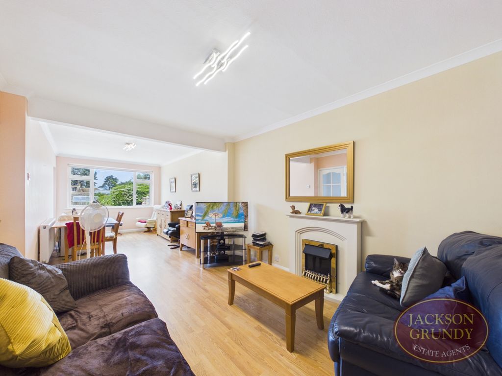 Property photo 3 of 16 Landsdown Drive