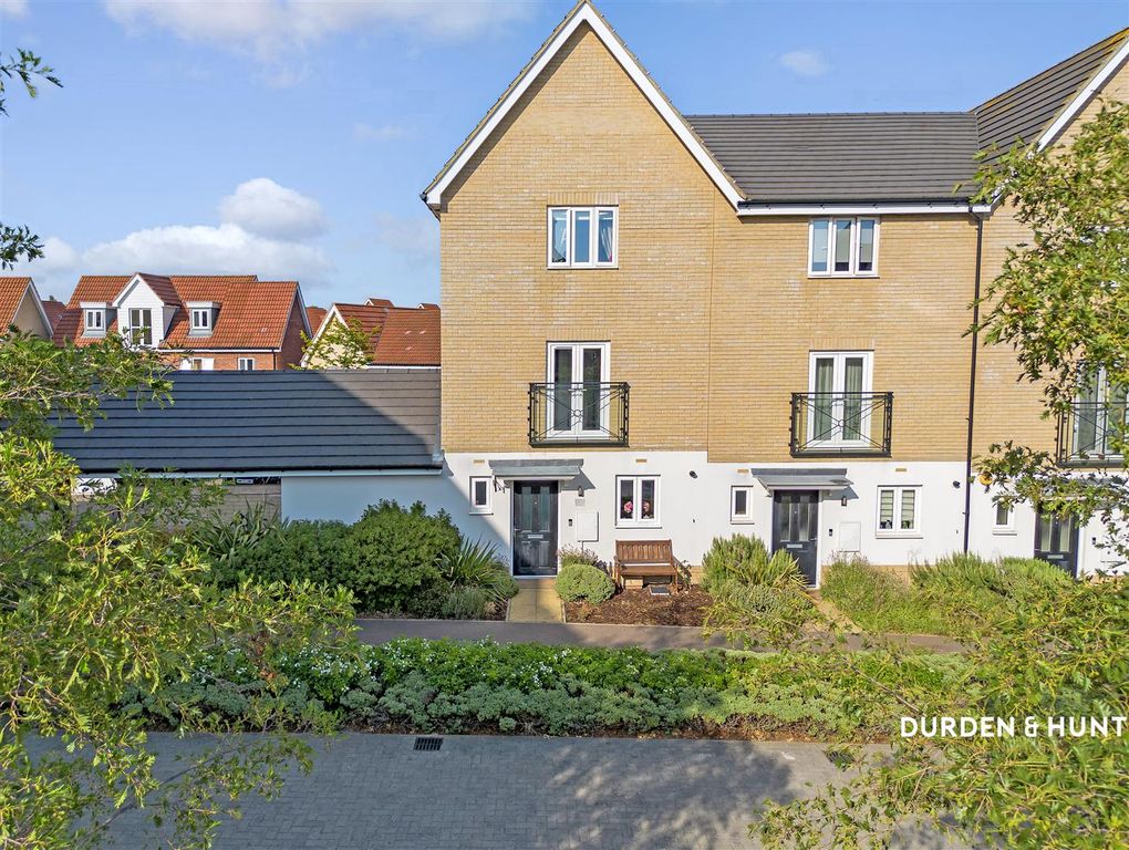Property photo 1 of 30 Alderwood Terrace
