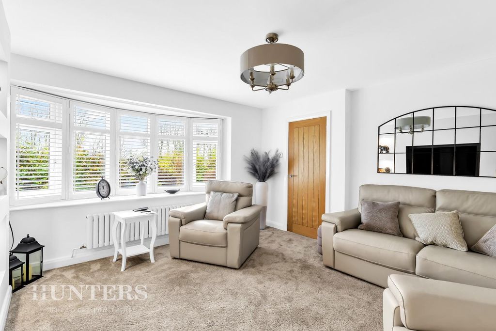 Property photo 3 of 24 Living Room