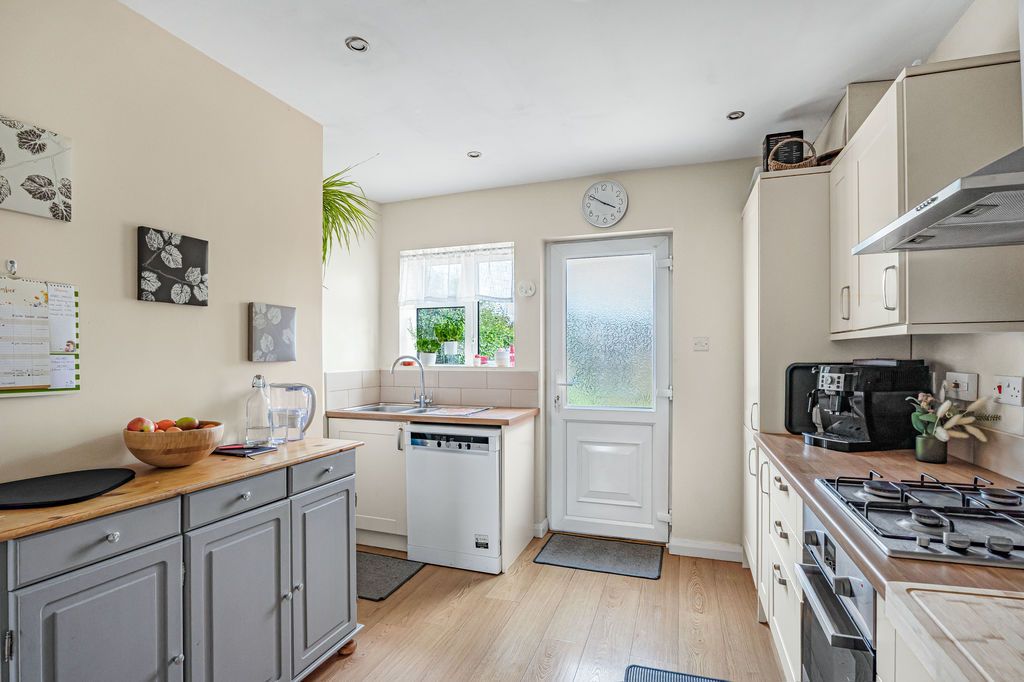 Property photo 3 of 15 Kitchen