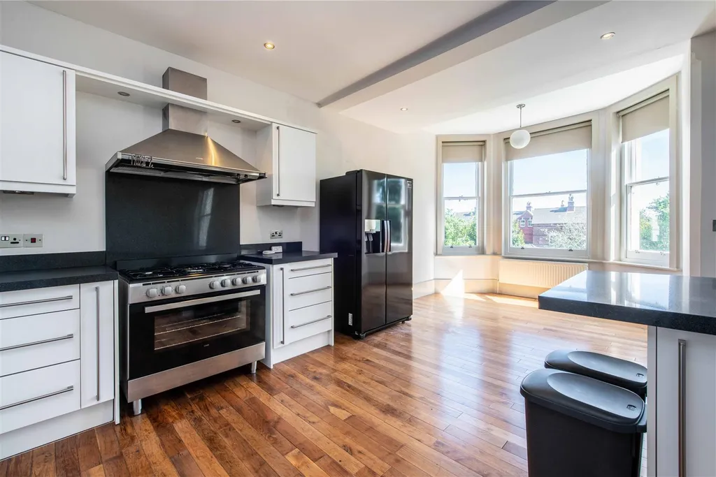 Apartment in Nottingham, The Park, Nottinghamshire - More
