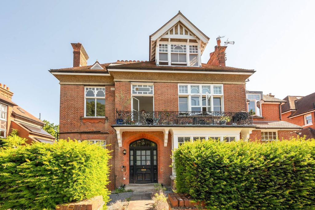 Property photo 1 of 2