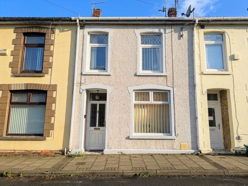 Property photo 1 of 16 Front
