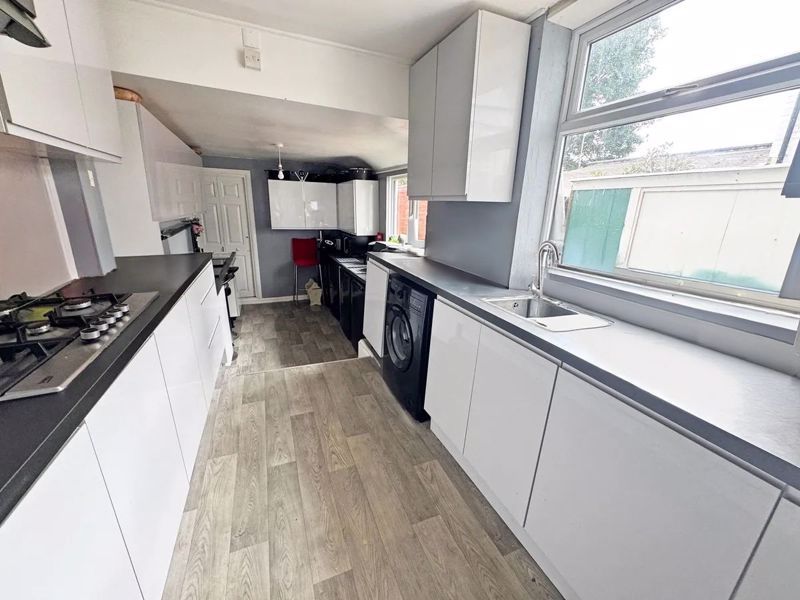 Property photo 2 of 9 Photo 2