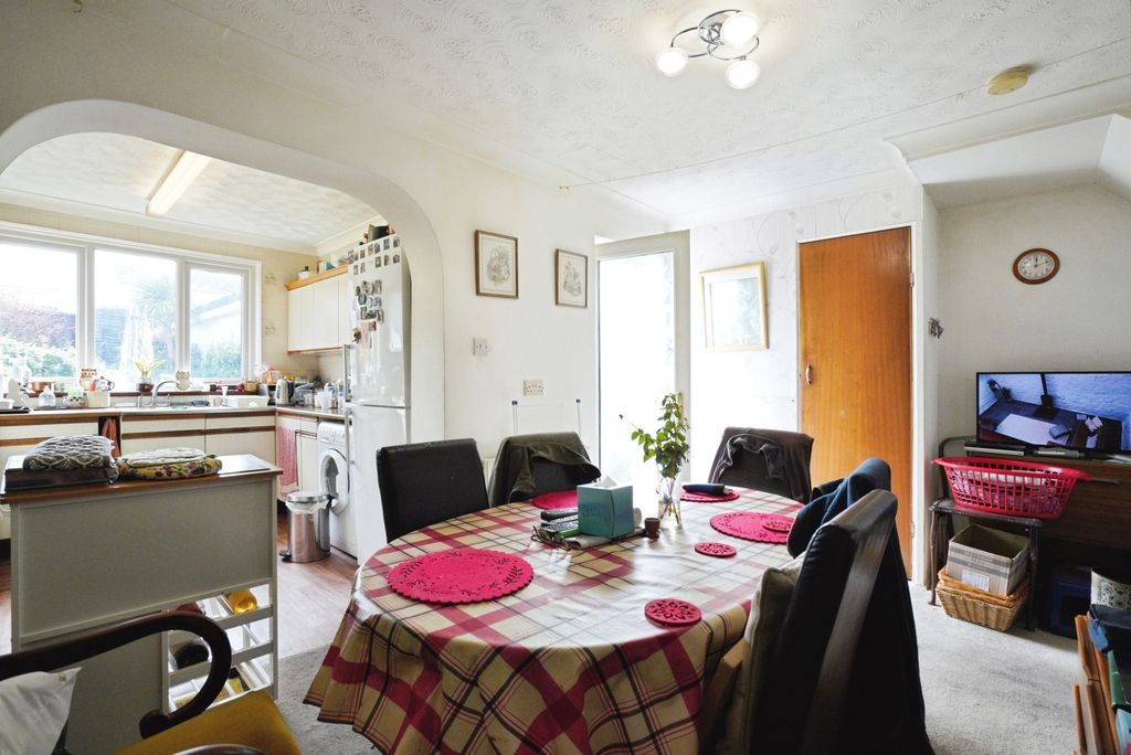 Property photo 3 of 17 Photo