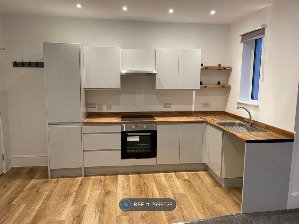 Property photo 2 of 7 Kitchen