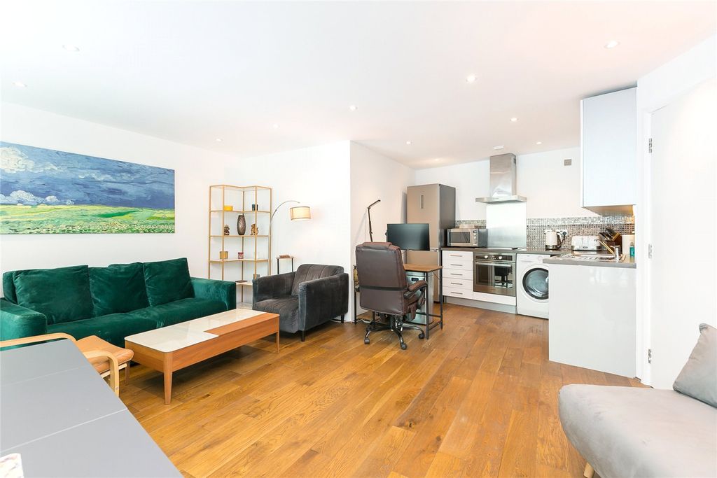 Property photo 3 of 13 Picture No. 12