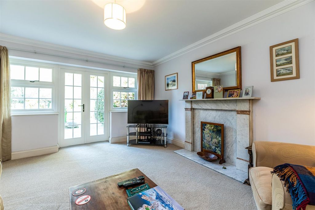 Property photo 3 of 33