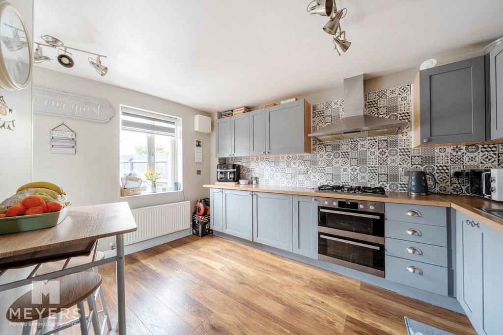 Property photo 3 of 24