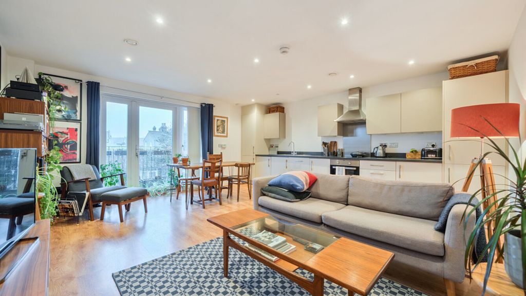 Property photo 2 of 18