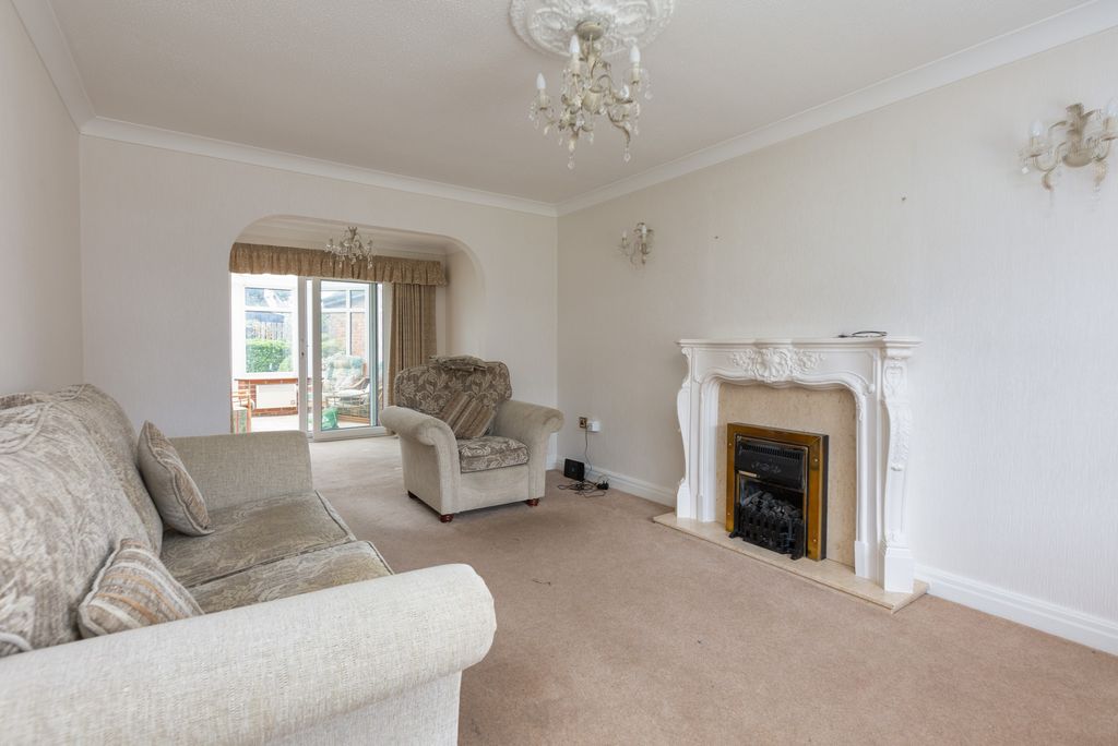 Property photo 2 of 23