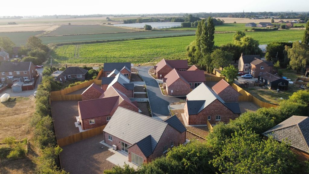 Property photo 3 of 29 Drone Rear