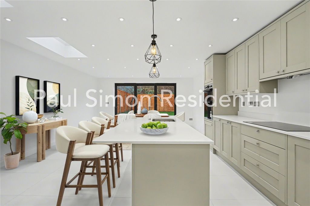 Property photo 3 of 21 Picture No. 29