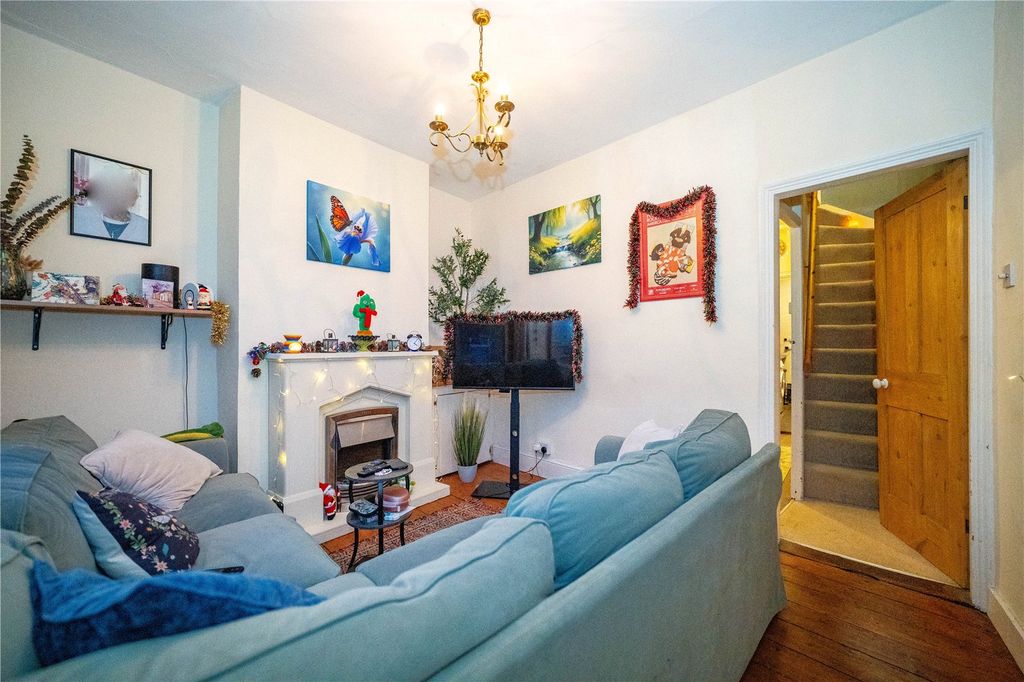 Property photo 2 of 8 Picture No. 11