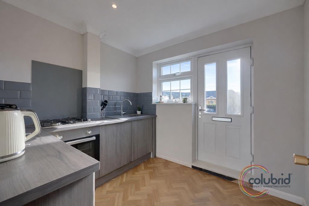Additional image 8 of 4 bed end terrace house for saleWhitmore Avenue, Grays RM16