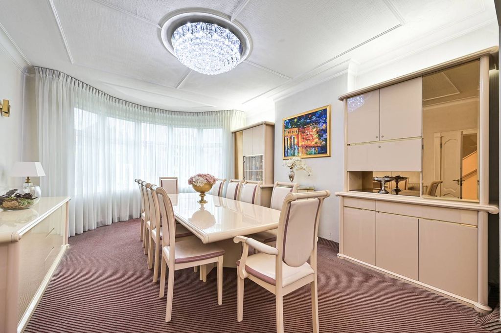 Property photo 3 of 15