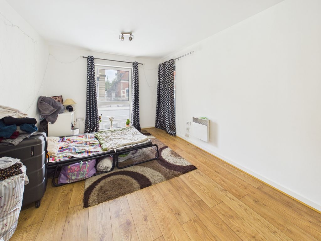 Property photo 3 of 5 Cam05170G0-Pr0416-Still004