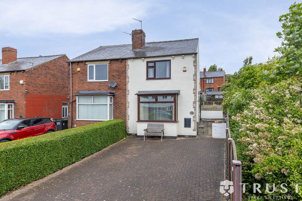 Property photo 1 of 32