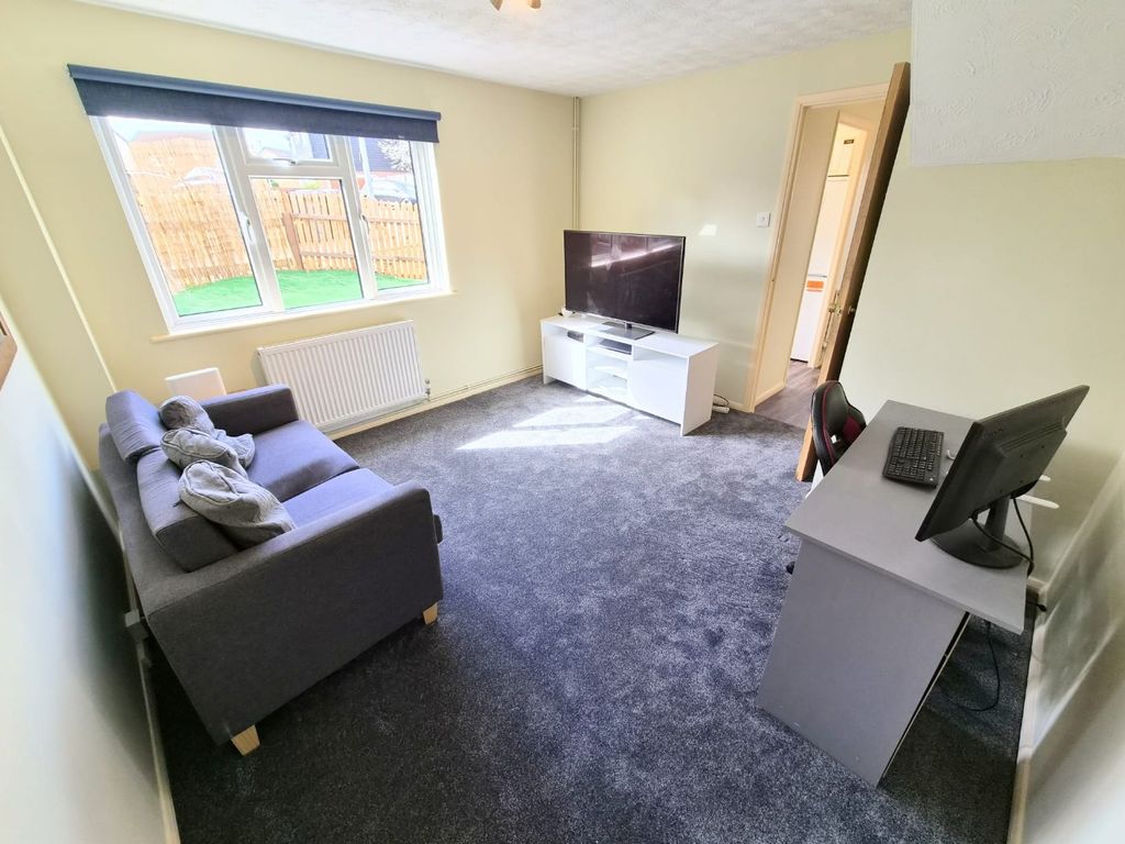 Property photo 2 of 16 5037002