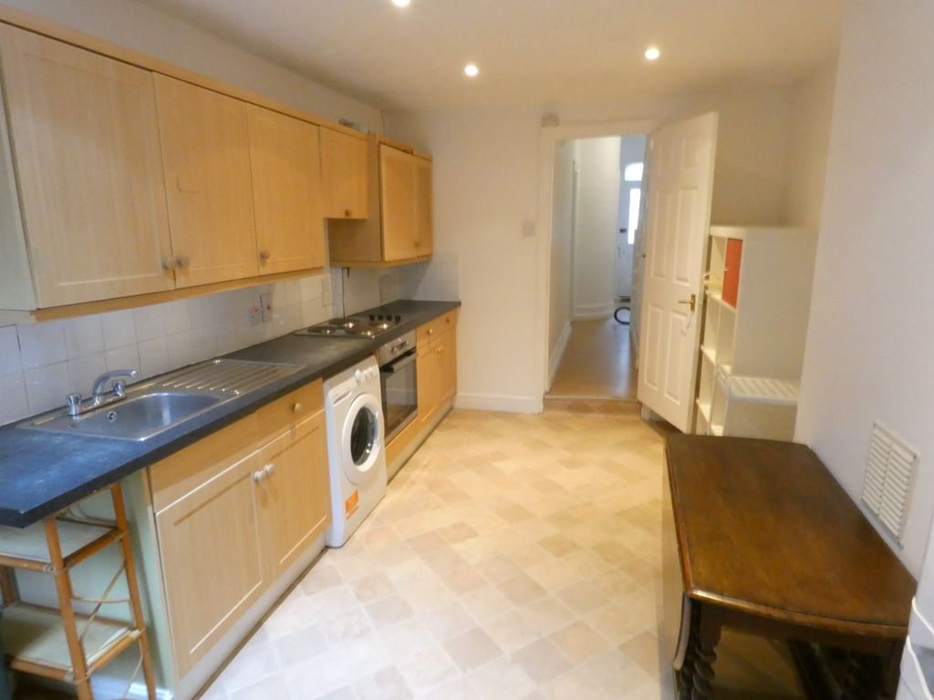 Property photo 2 of 27