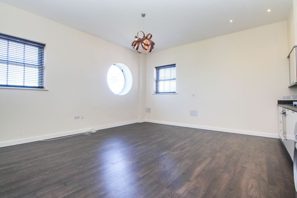 Property photo 2 of 11 Living Room
