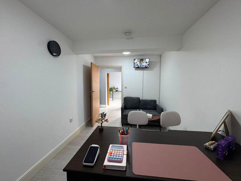 Property photo 2 of 5 Unit 2, Springfield, Ha1 1Qf (3)