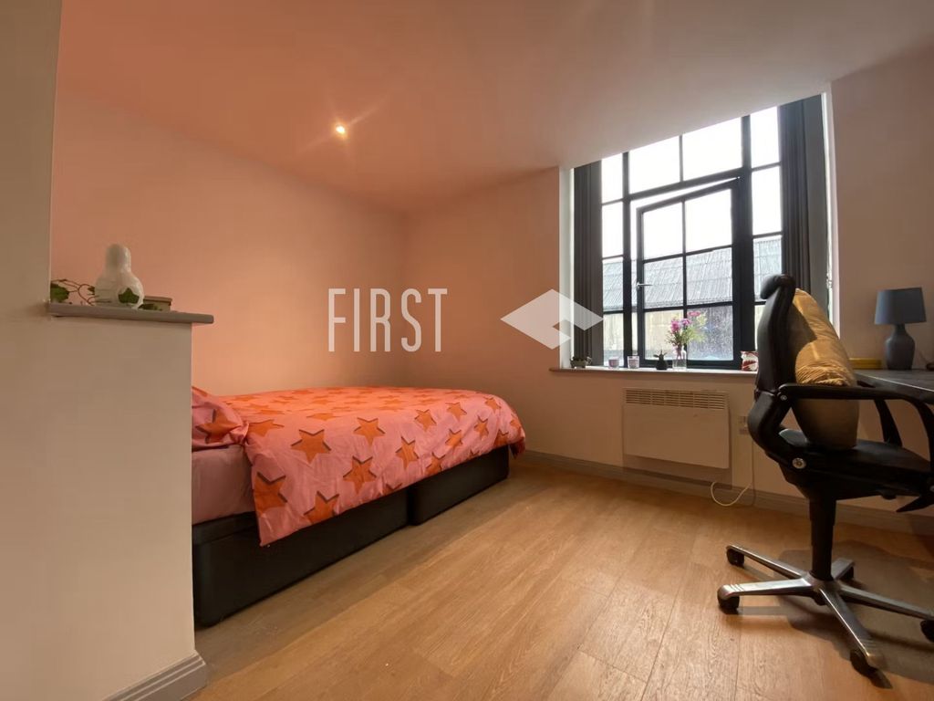 Property photo 2 of 7 Photo 6