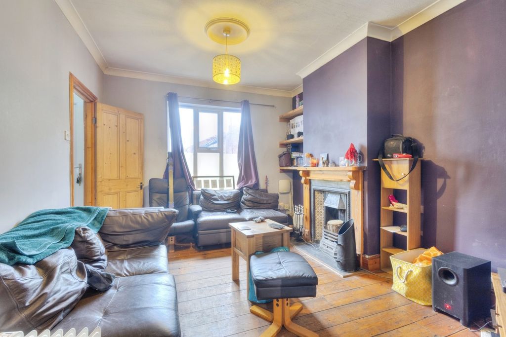 Property photo 3 of 16 Living Room