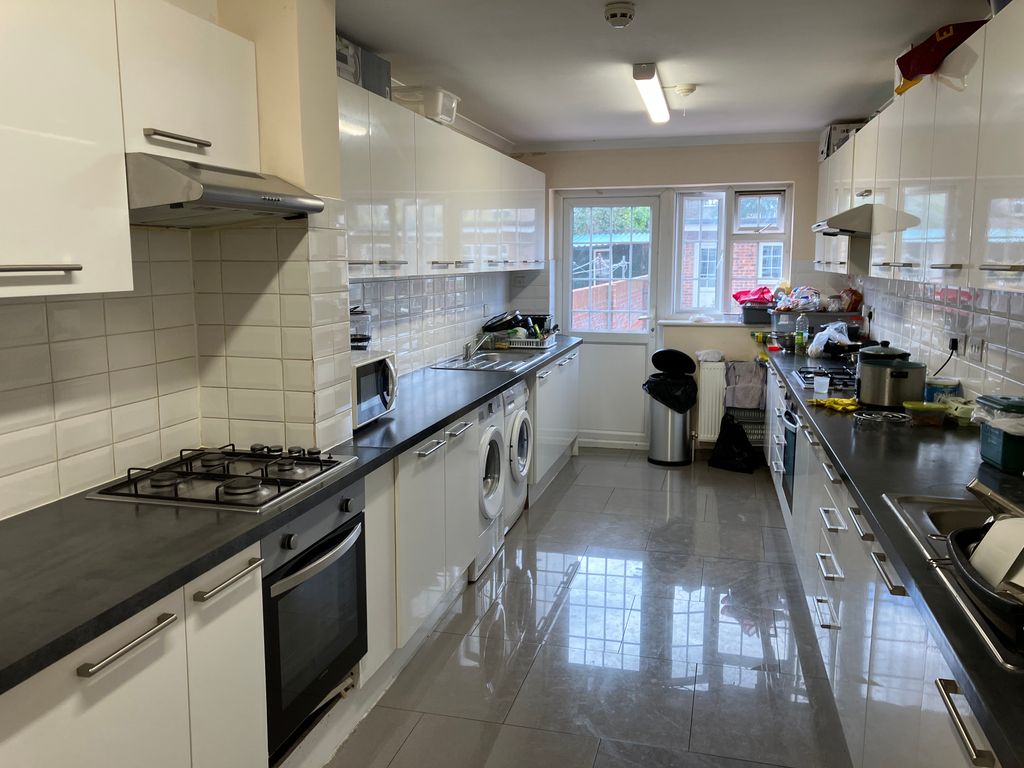 Property photo 3 of 3