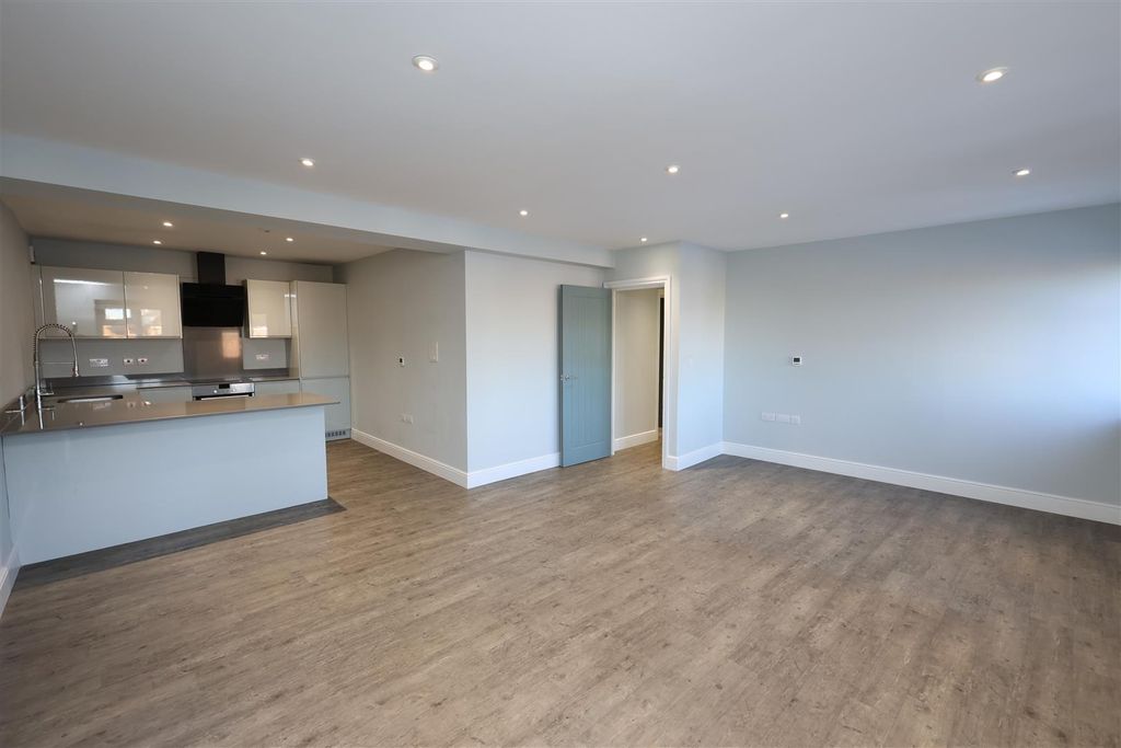 Property photo 2 of 13 Reception Room