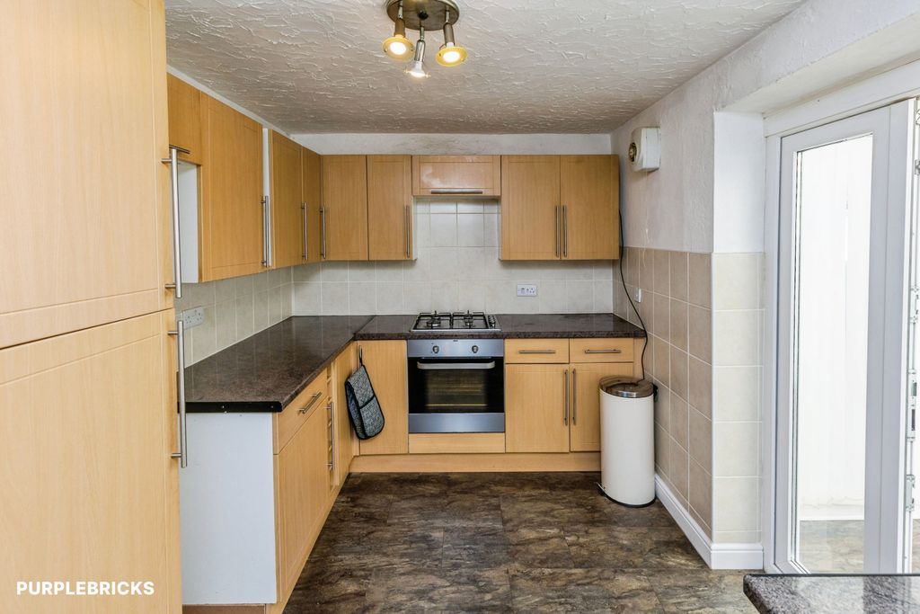 Property photo 3 of 36
