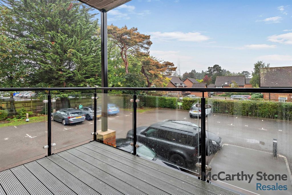 Property photo 3 of 42 8665422-Exterior01-800.Jpg