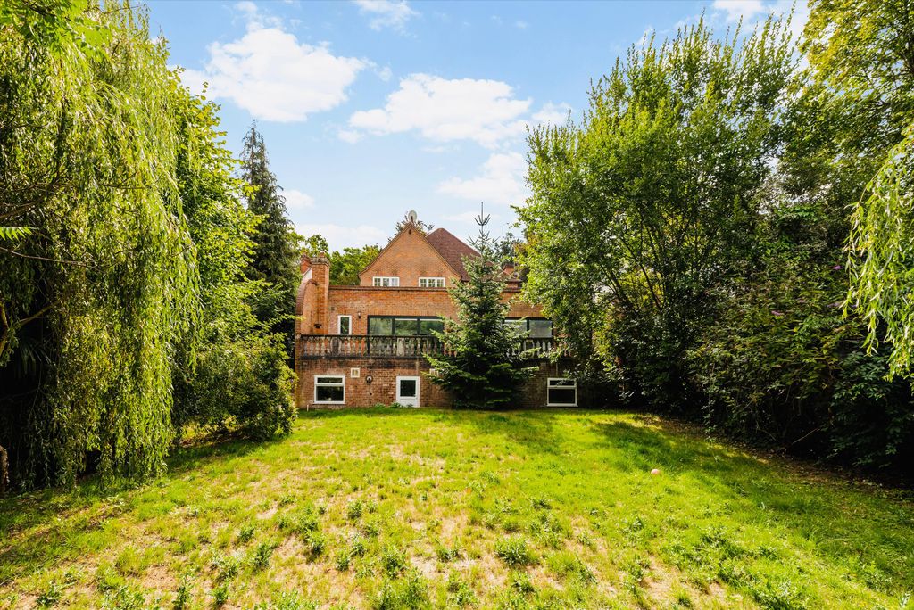 Property photo 1 of 18 Image