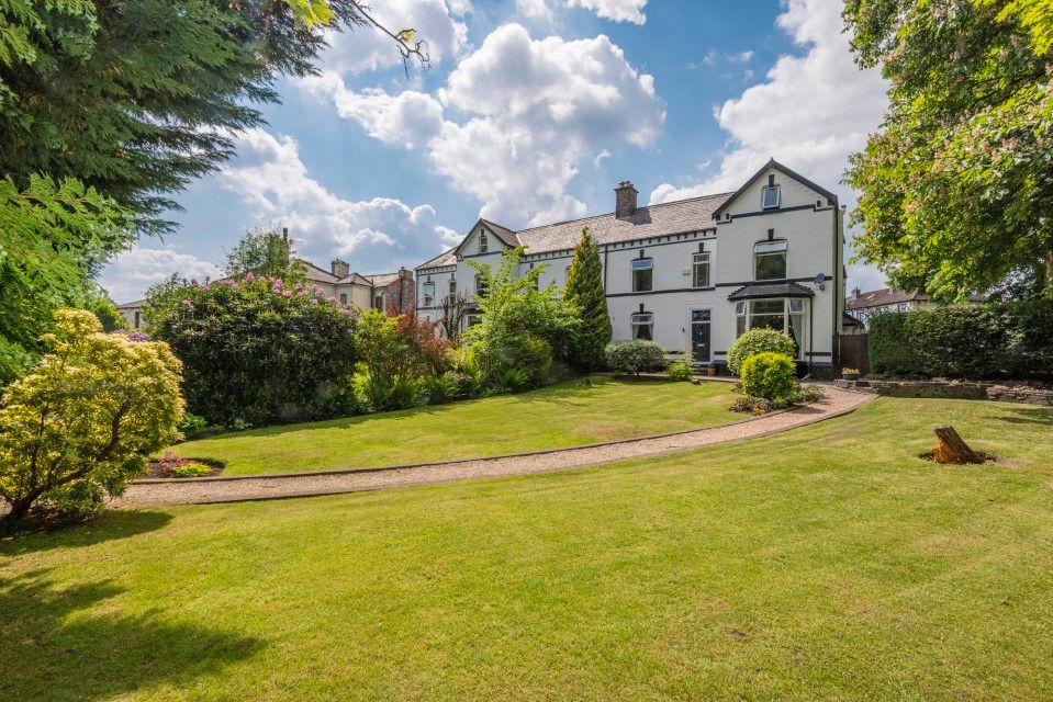 Property photo 3 of 45